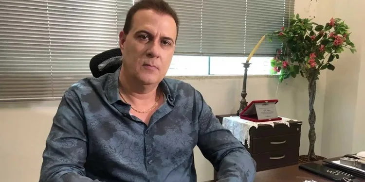 Mandados de busca e apreensão são cumpridos contra acusado de ameaçar promotor do AC