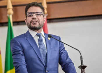 Gladson garante realização de concurso na Educação com três mil vagas após novo PCCR