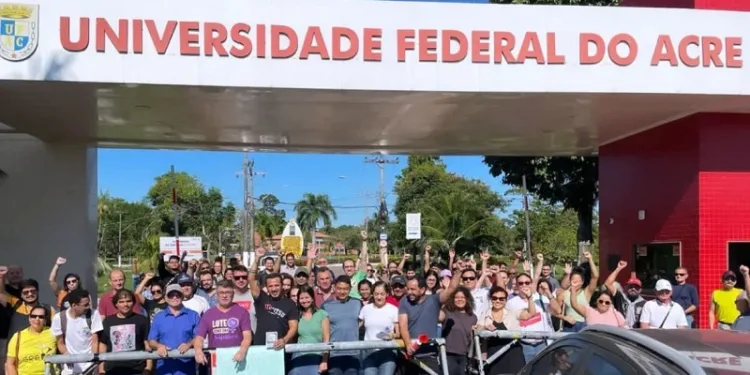 Docentes da Ufac podem encerrar greve em nova assembleia nesta quinta-feira; entenda