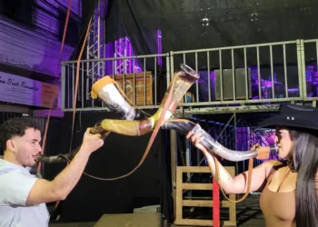 Rainha da Expoacre 2023 e estudante de medicina vencem concurso do Berrante de Ouro