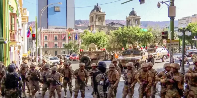 Tentativa de golpe na Bolívia: especialistas explicam crise no país