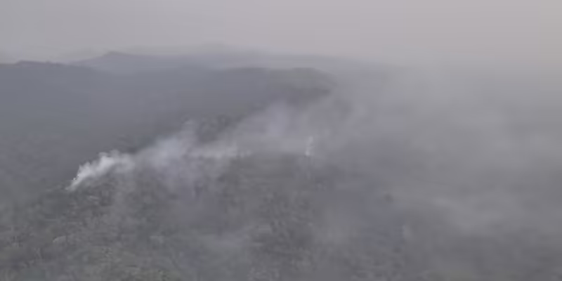 Governo do Acre mobiliza equipes e controla incêndio na Serra do Divisor; ação coordenada com o ICMBio