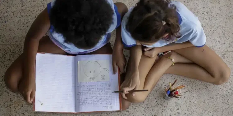 Maioria dos professores já presenciou casos de racismo entre alunos