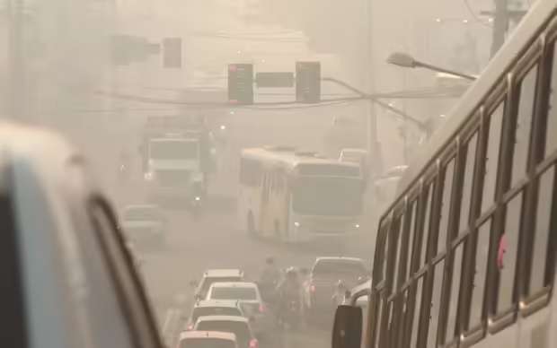 Aulas presenciais na rede estadual são suspensas devido fumaça nesta segunda e terça-feira