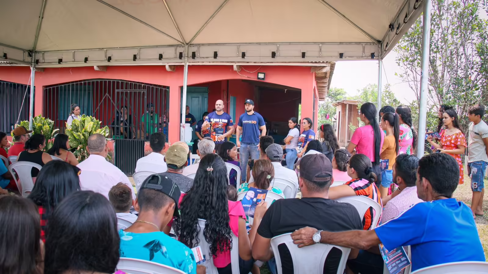 Jarude se reúne com comunidade na Transacreana e garante trafegabilidade de inverno à verão