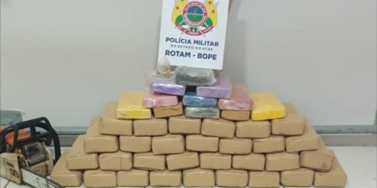 Em Rio Branco, Rotam apreende mais de 40 kg de drogas durante operação