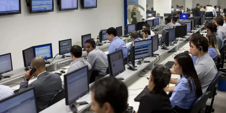 Sine oferta quase mil vagas de emprego para nível fundamental e médio nesta quinta-feira