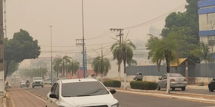 Qualidade do ar em Rio Branco volta ter queda devido queimadas nesta última quinta-feira