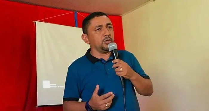 Após ser reeleito, prefeito de Porto Walter sanciona lei que aumenta próprio salário para R$15 mil