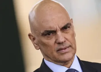 Moraes determina desbloqueio do X no Brasil