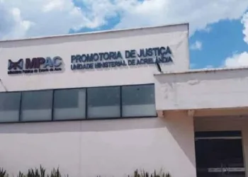 Professor acusado de abusar sexualmente de estudantes em Acrelândia é preso