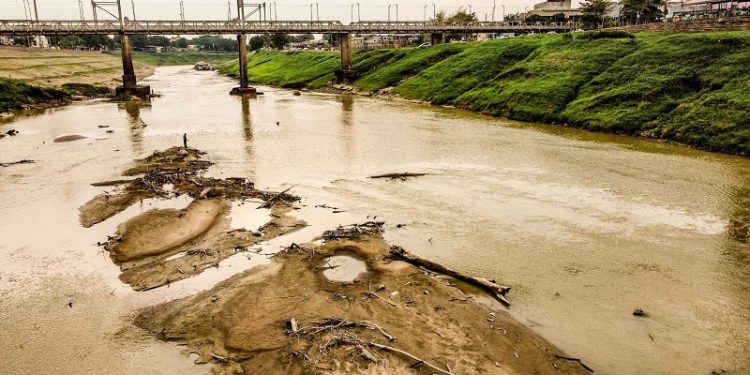Rio Acre entra em “período de transição” após seca severa; cenário ainda é instável