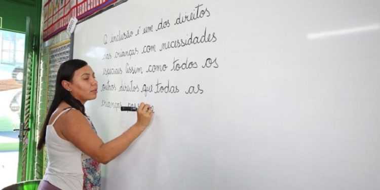 MEC abrirá 1,2 milhão de vagas em curso de educação inclusiva