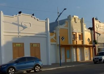 Prédios antigos ameaçam desabar na região do Calçadão da Gameleira