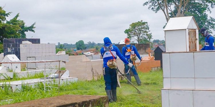 Em Rio Branco, manutenção e limpeza de cemitérios são realizadas para o Dia de Finados