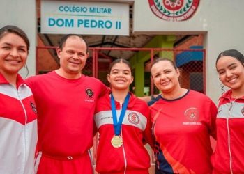 Aluna do Colégio Militar Dom Pedro II conquista medalha de ouro em projeto nacional de química
