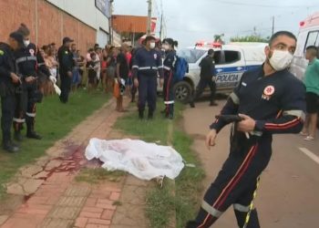 Homem mata ex-esposa na presença da filha e foge com criança em Rio Branco