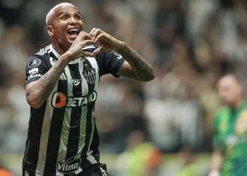 Atlético vence River por 3 a 0 e coloca o pé na final da Libertadores