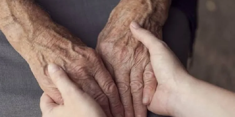 Idoso encontrado sozinho, desidratado e com sinais de maus-tratos é resgatado pelo MPAC