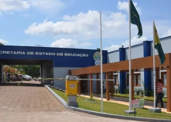 Acre institui programas para inclusão de pessoas com autismo e TDAH no ambiente escolar e empresarial