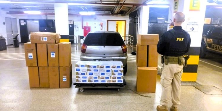 Homem é preso após transporte ilegal de cigarros de origem estrangeira no bairro Santa Inês