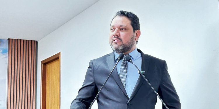 PL que proíbe a participação de crianças na Parada Gay é aprovada pelas Comissões da Câmara