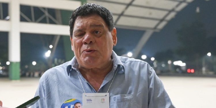 Flaviano Melo, ex-governador do Acre, deve ser transferido para São Paulo em UTI aérea devido agravamento de pneumonia