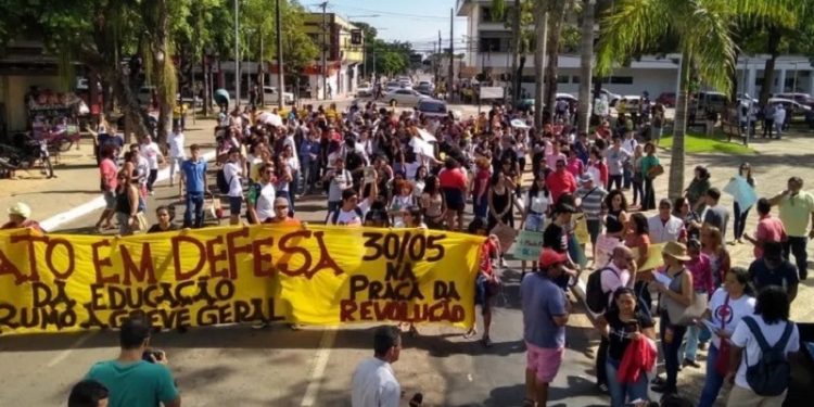 Acre se mobiliza pelo fim da escala 6×1 em protesto nacional nesta sexta-feira (15)