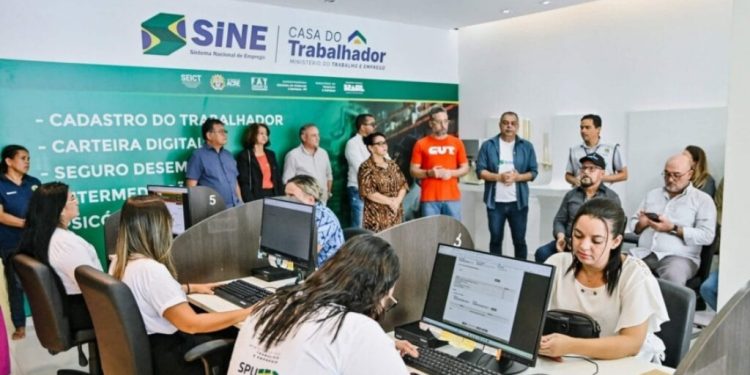 Mais de mil vagas são ofertadas pelo Sine Acre nesta segunda-feira; confira