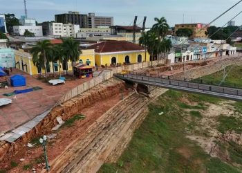 Governo pede que população evite passagem pela região de desmoronamento da Passarela Joaquim Macedo