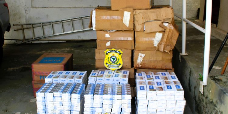 PRF apreende 9.500 maços de cigarros contrabandeados em Porto Acre