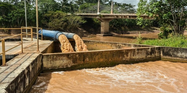 Problema em decantador da ETA II compromete abastecimento de água em Rio Branco