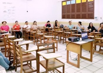 Governo do Acre informa que pagamento do 13° dos professores será feito na próxima segunda (23)