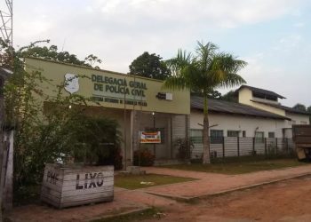 Duas pessoas são presas em flagrante pela aquisição e recebimento de dinheiro falso em Feijó