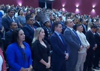 Prefeitos e vereadores eleitos dos cinco municípios do Vale do Juruá são diplomados