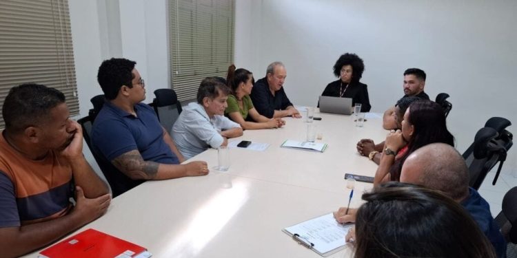 Famílias desalojadas rejeitam proposta de auxílio moradia e permanecem acampadas na Aleac