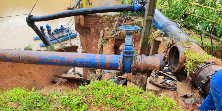 Desbarrancamento na captação da ETA 1 prejudica abastecimento de água em Rio Branco