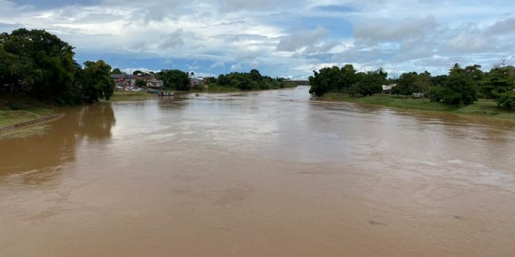 Ações preventivas da Defesa Civil são intensificadas; Rio Branco pode decretar emergência na ETA I devido chuvas intensas