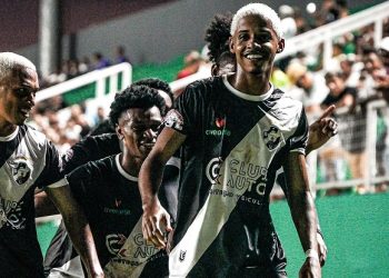 Vasco vence Independência e assume liderança do Campeonato Acreano