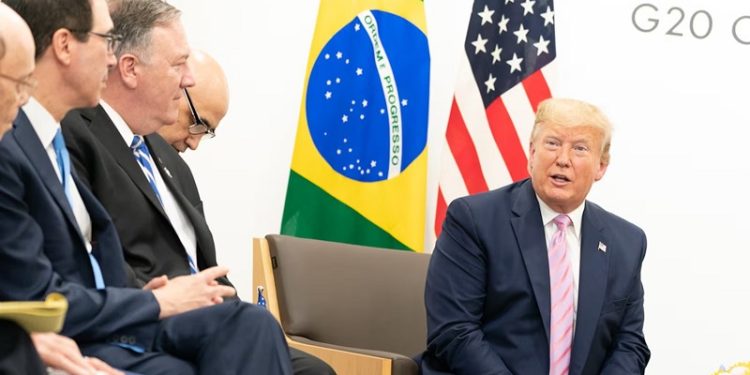 Entenda os impactos da nova gestão de Trump na política e economia brasileira