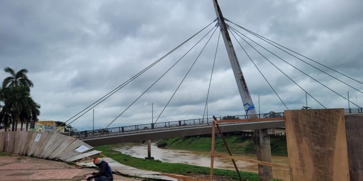Mais um deslizamento de terra é registrado na região da passarela Joaquim Macedo