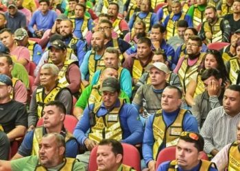 Isenção de taxa de licenciamento anual beneficia mototaxistas no Acre