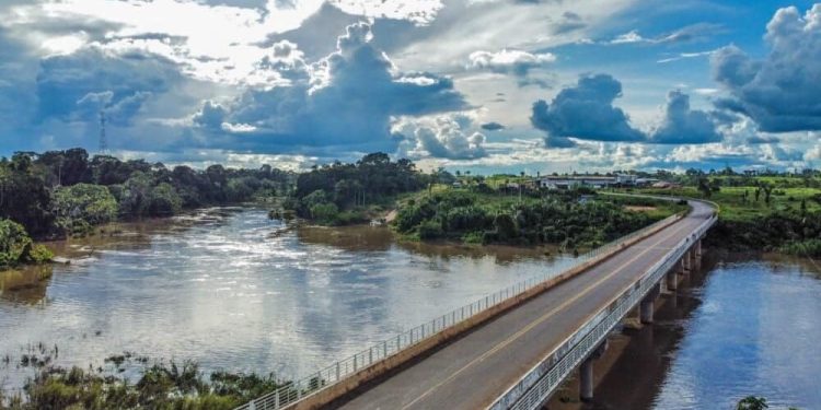 Transporte de balsa para o Rio Caeté está em andamento, informa Deracre