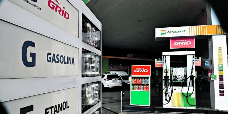 Preço da gasolina terá aumento de 7,1% a partir de fevereiro em todo país