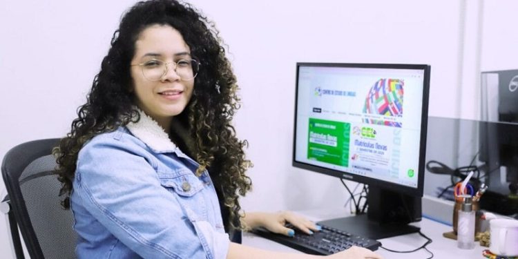 Matrículas para cursos gratuitos de inglês e espanhol no Acre abrem na próxima segunda