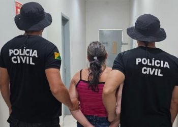 Mulher é presa com quase um quilo de drogas na geladeira em Mâncio Lima