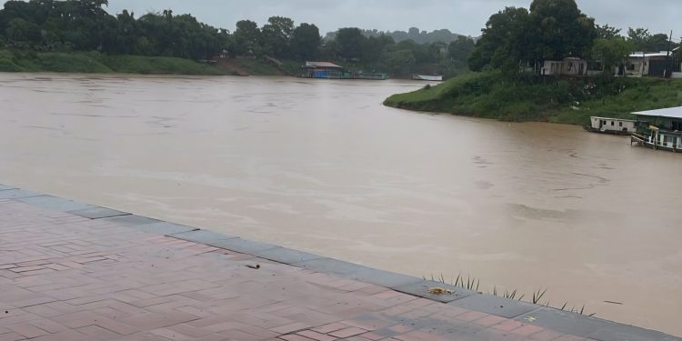 Em 10 horas chove esperado para cinco dias, 50mm, de acordo com Defesa Civil de Rio Branco