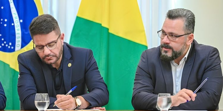 Gladson exonera irmã, mãe e apadrinhados de Alan Rick; senador preferiu não se pronunciar