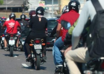 Vereadores apresentam projetos de lei para regulamentar moto aplicativos em Rio Branco