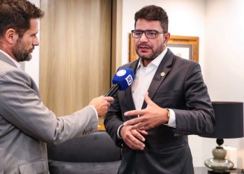 “Mostrar Acre para o mundo”, diz Gladson Cameli em visita à Record TV em São Paulo